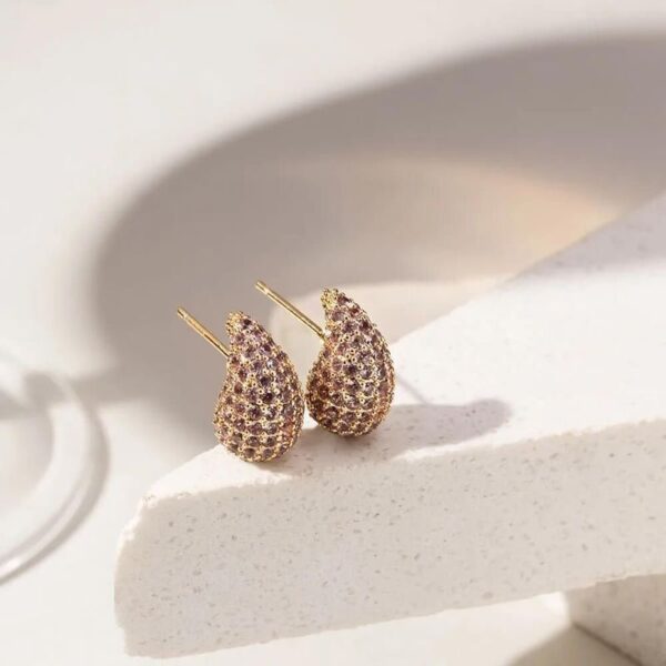 Brinco Gota Pera Cravejada com Zircônias Diamond Pink 14mm - Banho de Ouro 18k - Image 2