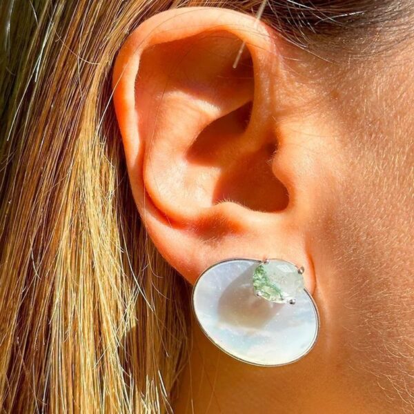 Brinco Ear Jacket Cristal Rutilado Cor Berilo Oval e Madrepérola - Banhado em Ródio Branco - Image 4