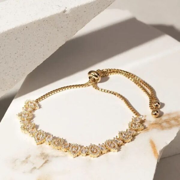 Pulseira Regulável com Gotas de Zircônias Brancas e Zircônias Ovais - Banho de Ouro 18k - Image 3
