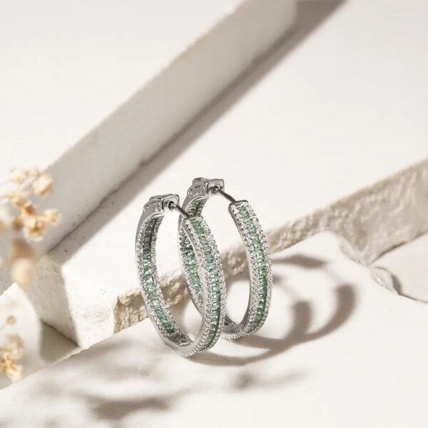 Brinco de Argola Cravejado com Cristal Paraíba Baguete - Prata 925 - Image 3
