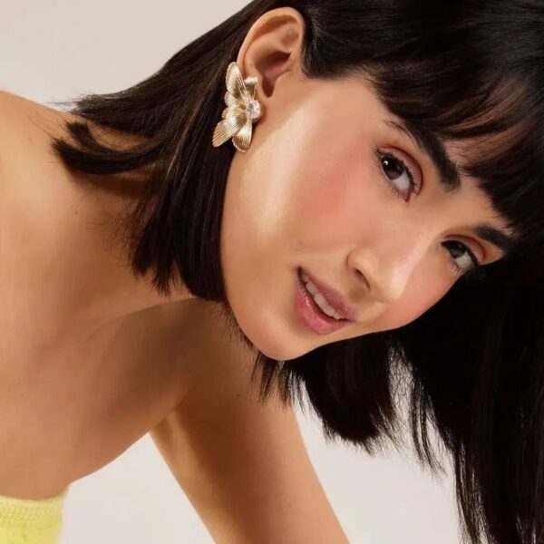 Brinco Frizzy Petals - Image 2