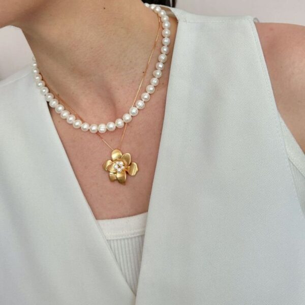 Colar Flower Pearl - Dourado Fosco Perola - Imagem 2